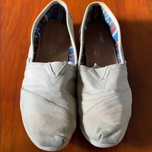 Toms